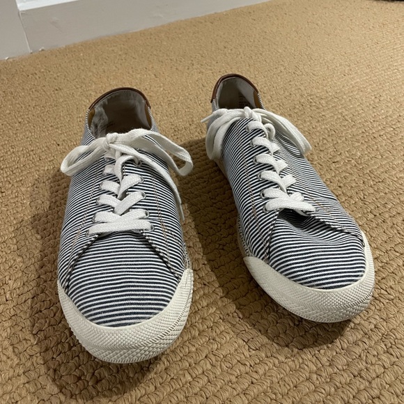 G.H. Bass Stripped Sneakers - Picture 9 of 10